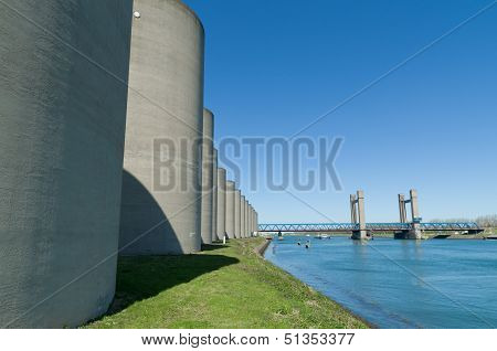 Concrete Windbreak