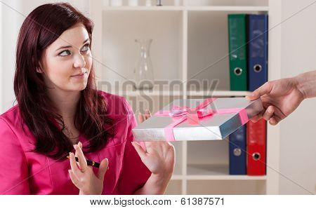 Doctor Refusing To Take Bribe