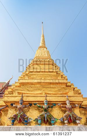 Giant Statue In Emerald Temple