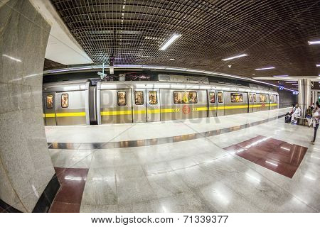 People At The Metro Station  In Delhi