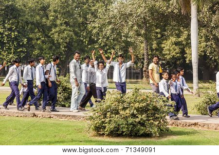 School Class Visits Humayun's Tomb In Delhi