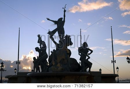 The Raíces Fountain