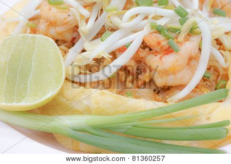 Omelet Padthai With Shrimp