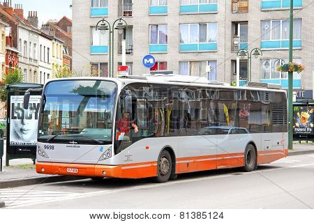 Van Hool A330
