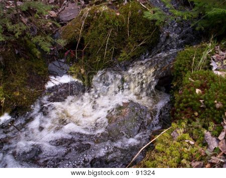 Kleine Wasserfälle