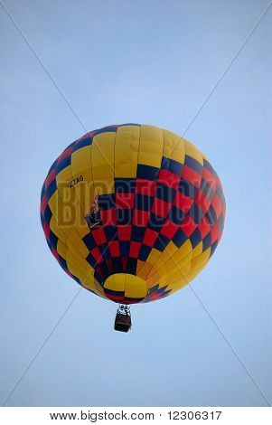 Красочный воздушный шар.