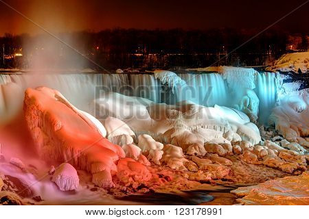 The American Falls of Niagara Falls frozen at night.
** Note: Visible grain at 100%, best at smaller sizes