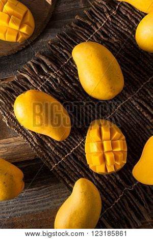 Raw Organic Yellow Mangos