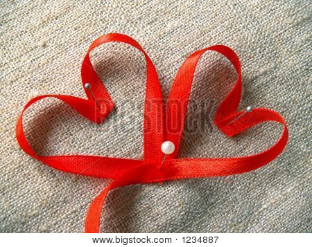 Deux coeurs en vertu de l'une broche