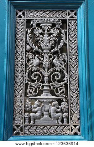 Detail of an old door in Paris