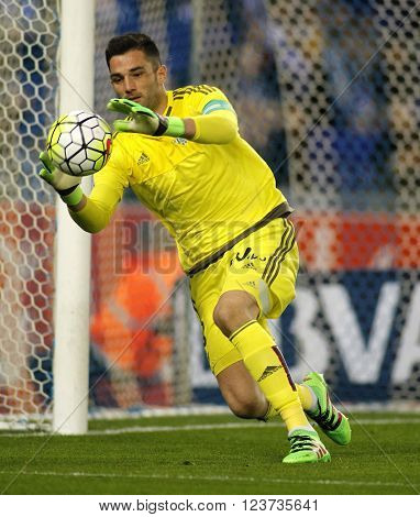 BARCELONA - MARCH, 3: Antonio Adan of Real Betis during a Spanish League match against RCD Espanyol at the Power8 stadium on March 3, 2016 in Barcelona, Spain