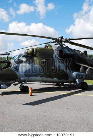  RADOM Polen - 31 august: Mi-35 Mi-24. International Air demonstrationer AIR SHOW 2009. 31 August 200