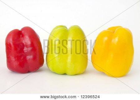 Grupa czerwony, zielony i żółty bellpeppers