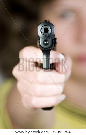 pistola in mano