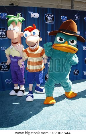 ロサンゼルス ロサンゼルス、カリフォルニア - 8 月 03 日: ファーブ;フィニアス。ディズニー チャンネルの初演でペリー ' フィニアスと F