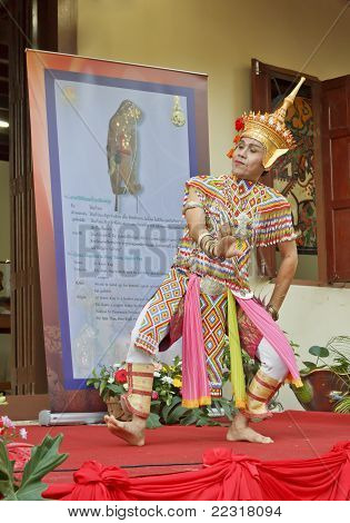 Nakhon Si Thammarat, Thailand august 03, 2011: klassische thai-Melodie oder Form der Volkstanz in die damit