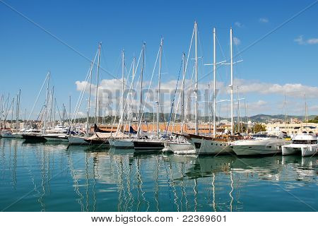 Yacht haven
