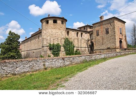 ปราสาท Agazzano Emilia-Romagna อิตาลี