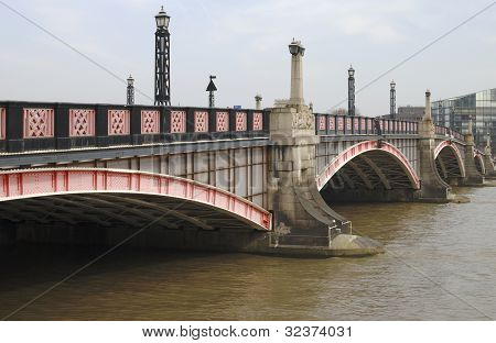 Lambeth Bridge. Westminster. Londýn