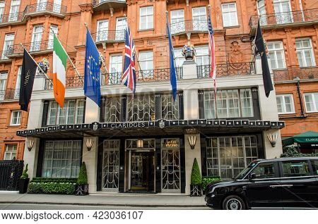 London, Uk - April 21, 2021: Entrance To The Famous Five Star Claridge's Hotel In The Centre Of Mayf