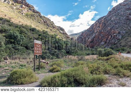 Seweweekspoort, South Africa - April 6, 2021: Information Board At The Start Of Seweweekspoort In Th