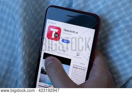 New York, Usa - 1 June 2021: Tijdschrift.nl Mobile App Logo On Phone Screen, Close-up Icon, Illustra