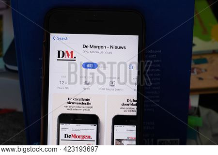 New York, Usa - 1 June 2021: De Morgen - Nieuws Mobile App Logo On Phone Screen, Close-up Icon, Illu