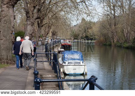 People Walking Along The Thames In Maidenhead, Berkshire In The Uk, Taken On The 30th March 2021