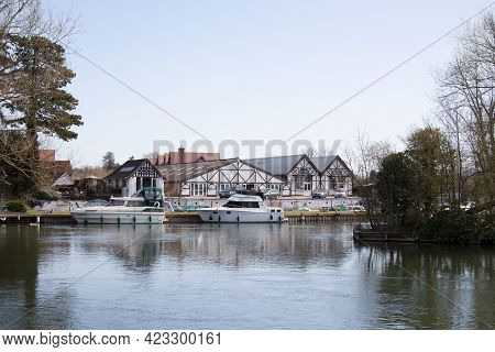 Buildings And Boats Along The Thames At Maidenhead In The Uk, Taken On The 30th March 2021