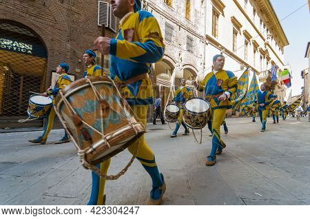 Siena, Italy - June 16, 2013: Competitions Of The Flag Wavers And The Parade Of The Districts, Tartu