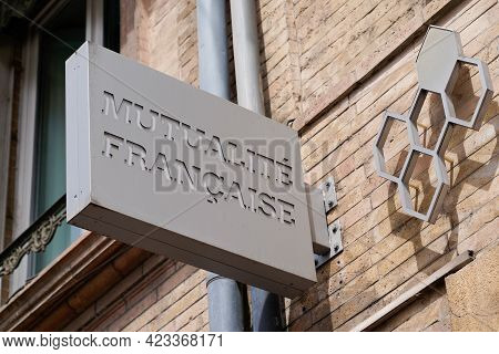 Toulouse , Occitanie France - 06 06 2021 : Mutualite Francaise Sign Brand And Text Logo French Non-p
