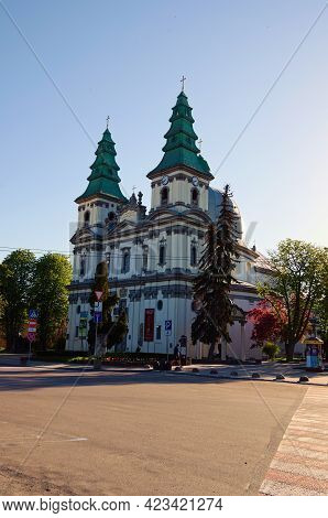 Ternopil, Ukraine-may 12, 2021:scenic Landscape View Of The Cathedral Of The Immaculate Conception O