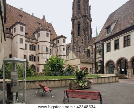 Stadtresidenz Ebersmunster ja kirkon SELESTAT