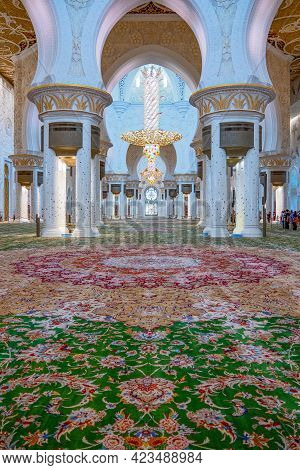 Abu Dhabi, United Arab Emirates - May 17, 2018: The Prayer Hall Of The  Sheick Zayed Grand Mosque
