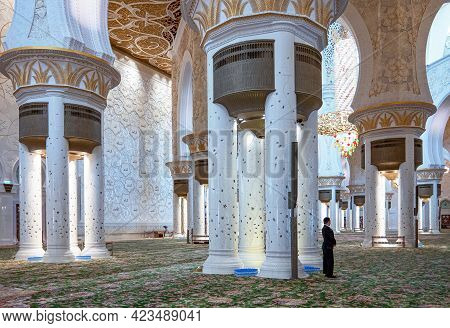 Abu Dhabi, United Arab Emirates - May 17, 2018: The Prayer Hall Of The  Sheick Zayed Grand Mosque