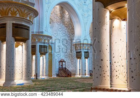 Abu Dhabi, United Arab Emirates - May 17, 2018: The Prayer Hall Of The  Sheick Zayed Grand Mosque