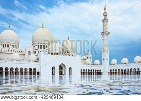 Abu Dhabi, United Arab Emirates - May 17, 2018: The  Sheick Zayed Grand Mosque