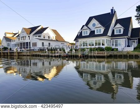 Rehoboth Beach, Delaware, U.s.a - June 6, 2021 - The Luxury Waterfront Homes By The Bay