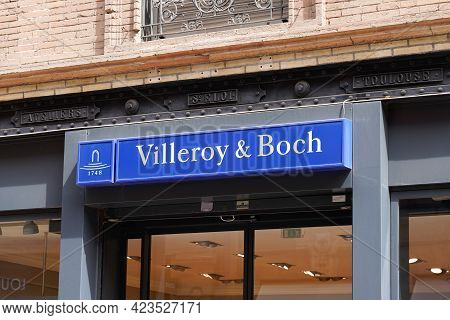 Bordeaux , Aquitaine France - 06 06 2021 : Villeroy & Boch Logo Brand And Text Sign On Manufacturer 