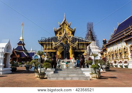 Khuba Htuang รูปปั้นในวัด Banden เชียงใหม่ประเทศไทย