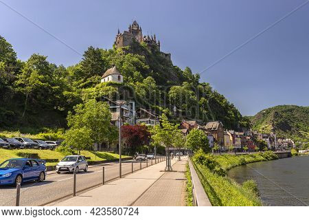 Cochem, Germany, June 13, 2021. Beautiful View Of The Hilltop Castle (reichsburg Cochem) And Old Tow