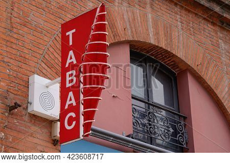 Toulouse , Occitanie France - 06 06 2021 : French Red Shop Tobacco Sign Brand With French Text Label