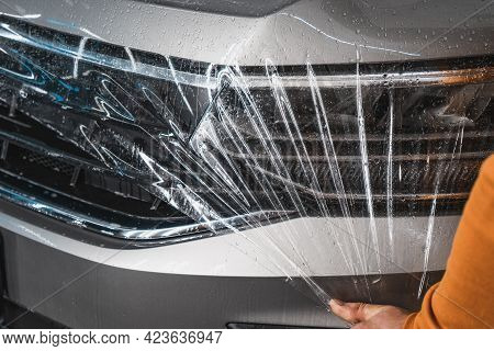 Process Of Armoring Car Hood With Transparent Polyurethane Anti-gravel Film Cover Coating Or Ppf In 