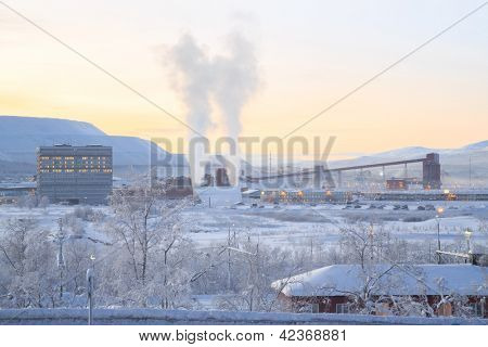 Minerale ferro raffineria di fabbrica in inverno Kiruna, Svezia