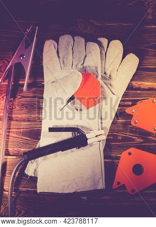 Welding Wires, Electrode Holder And Earth Terminal, White Leather Welding Gloves, Magnetic Welding C
