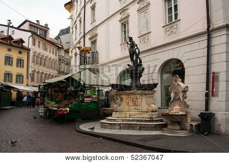 Bolazano, Fountain Of Neptune