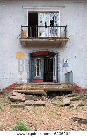 dům vstupní dveře