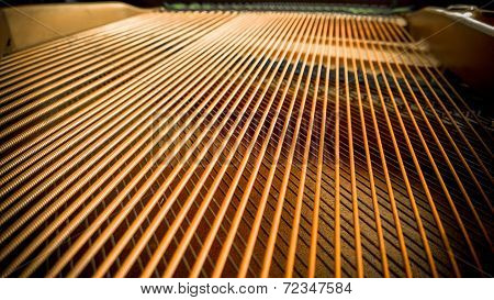 Grand piano strings