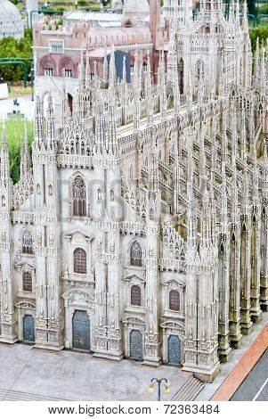 Milano's Dome in miniature