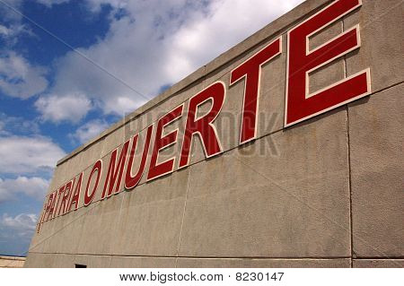 พรรคเพื่อแผ่นดินหรือตาย